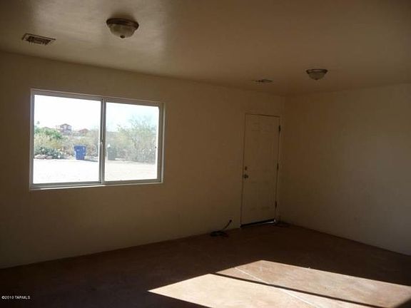 3rd image of 5070 S Park Ave Unit 1