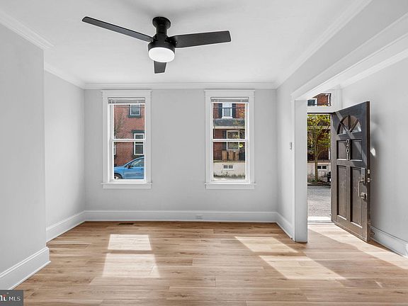 4th image of 261 Walnut St