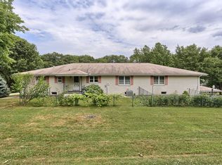 15 Oakglade Dr, Hummelstown, PA 17036