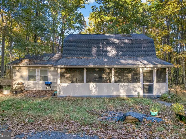 48 Big Rock Dr, Delray, WV 26714