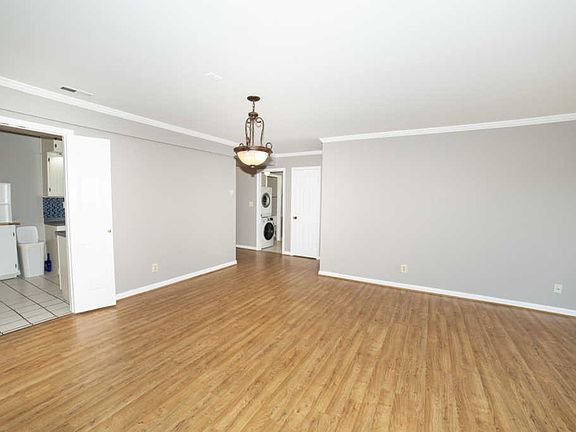 3rd image of 2845 Hikes Ln APT 301