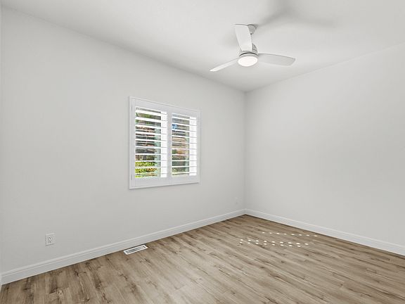 5th image of 1475 Pine Heights Way