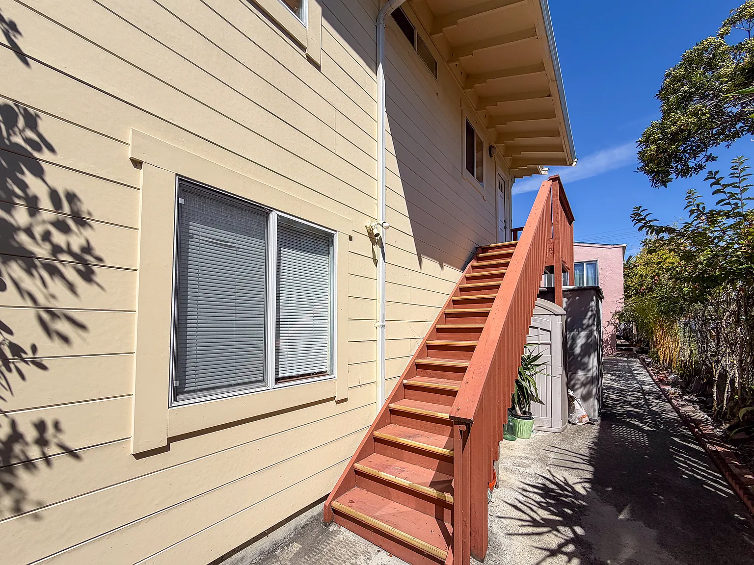 2 bed, 700 sqft, $2,600 — Photo 2