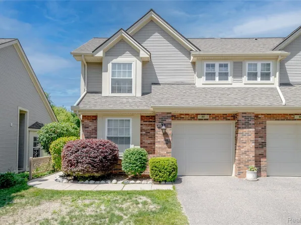 897 Whisperwood Trl, Fenton, MI 48430