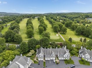 15 Pinehurst Cir, Annandale, NJ 08801