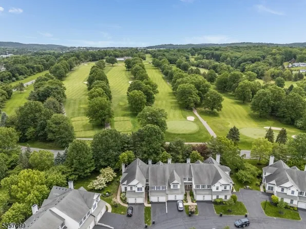 15 Pinehurst Cir, Clinton Twp., NJ 08801