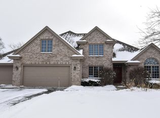2620 Willow Spring Dr, Brookfield, WI 53045