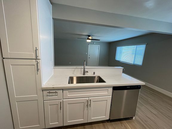 4th image of 4438 Menlo Ave APT 6
