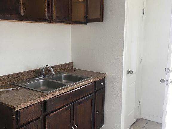 4th image of 2529 Idalia Ave