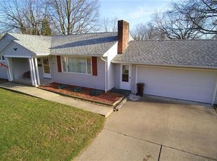 902 Eastover Rd, Grove City, PA 16127