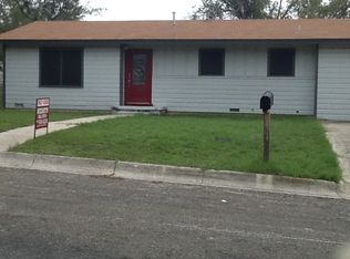 10 Cameron Dr, Lampasas, TX 76550