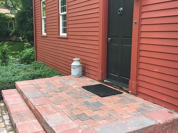 5th image of 338 Monterey Dr
