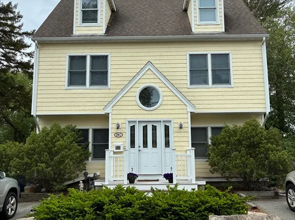 201 Jefferson St, Braintree, MA 02184