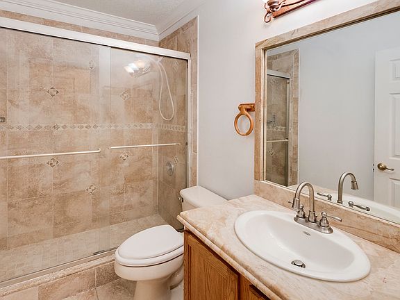 5th image of 3058 Waddell Ave
