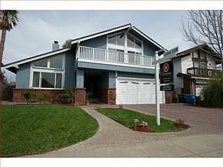 1st image of 121 Beach Park Blvd