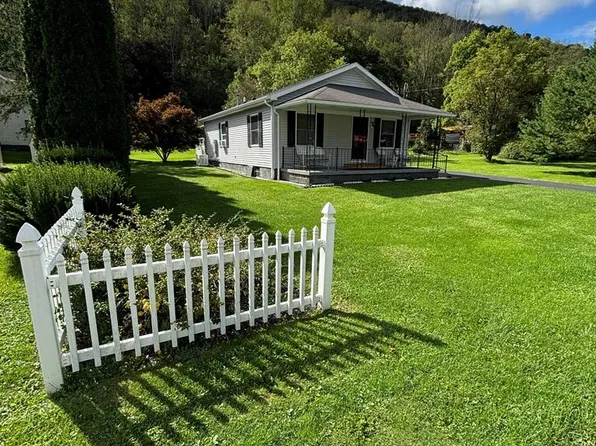 83 1st St, Galeton, PA 16922