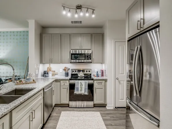 Serene at La Villita