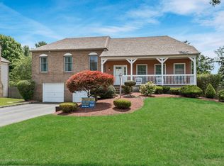 9 Homestead Cir, Marlboro, NJ 07746