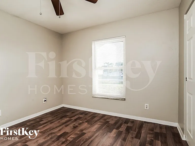 17420 Duquesne Rd — Photo 12