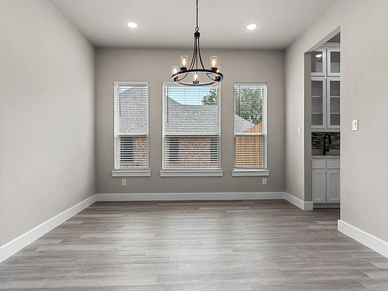 4318 Peachtree Ln — Photo 18