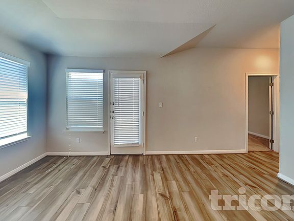 3rd image of 5519 Shasta Pl