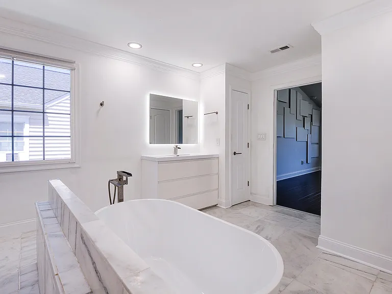 1628 Great Falls St — Photo 35
