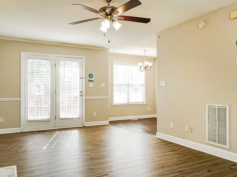 102 Westwood Pl — Photo 4
