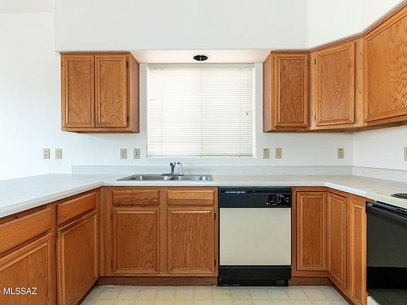 3rd image of 6544 N Shadow Bluff Dr