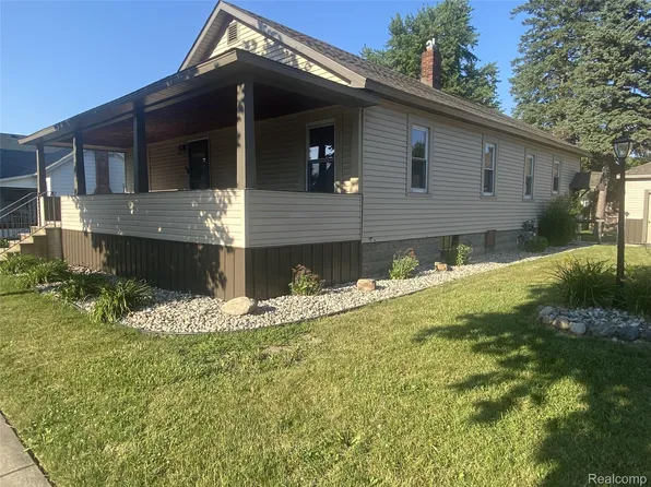 809 Stanton St, Bay City, MI 48708