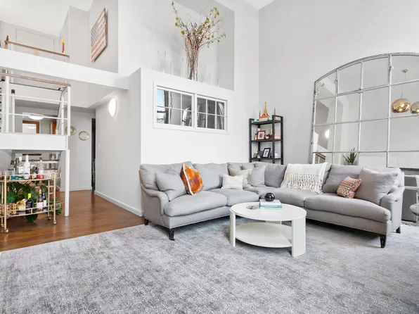 305 Second Avenue 516 image 2 of 16