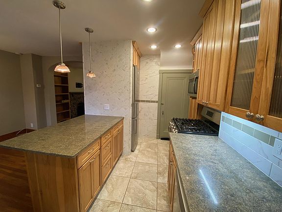 5th image of 1641 Glenn Ave