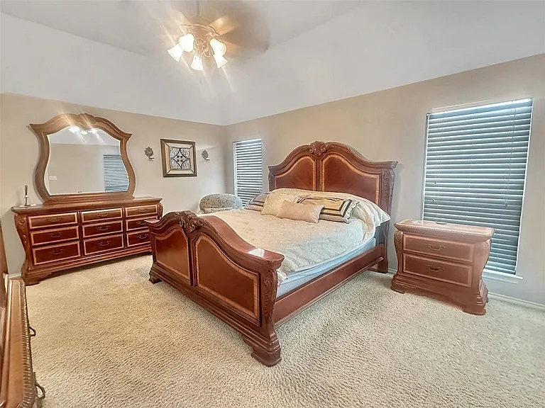 10717 Greenview Ct — Photo 11