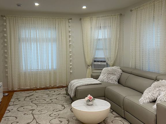3rd image of 90 Spruce St #1F