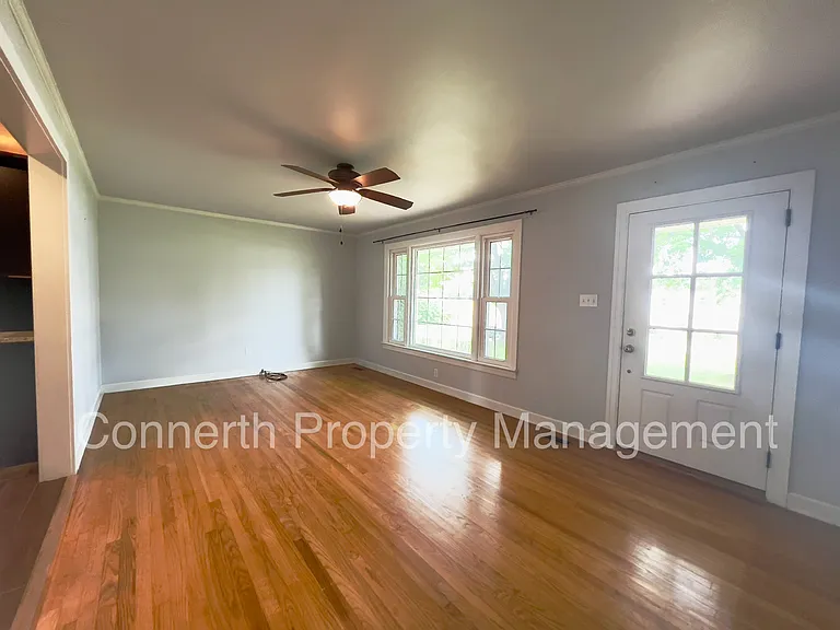 2880 Trough Springs Rd — Photo 7