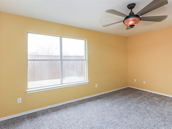 5th image of 3813 Martha Ln