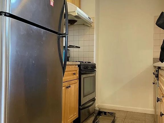 4th image of 136-16 35th Ave #8