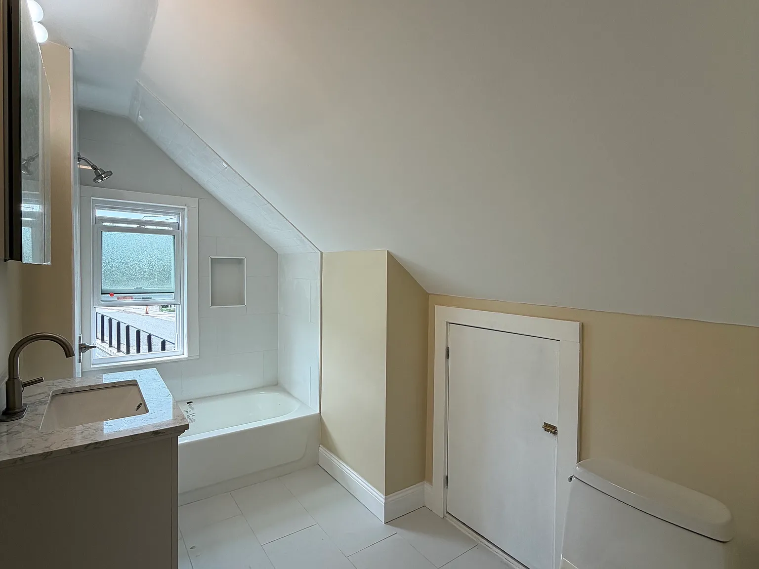 2 bed, $2,600 — Photo 2