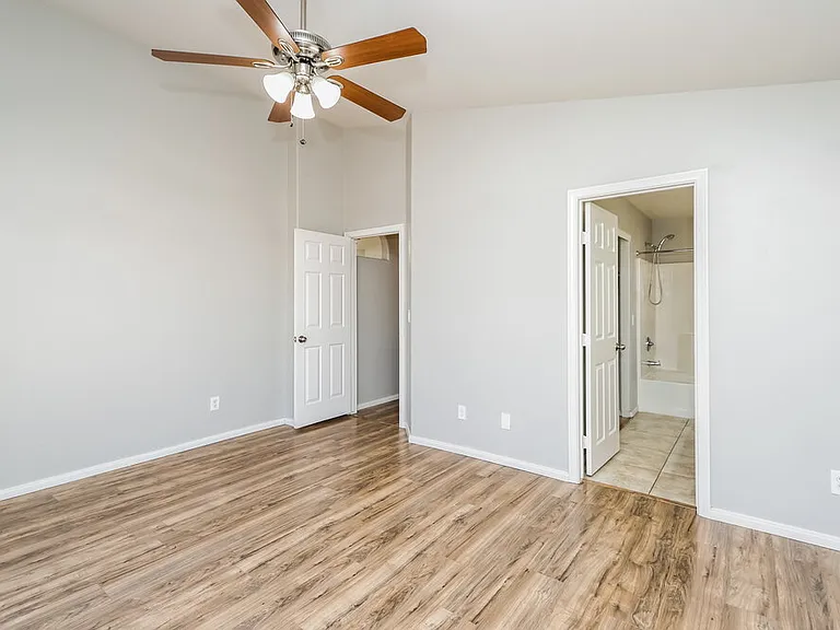 6468 Duck Hill Springs Dr — Photo 10