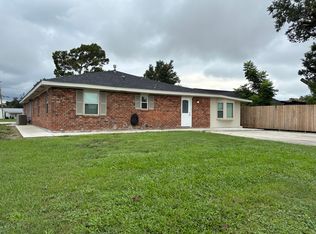 121 Beta St APT B, Belle Chasse, LA 70037