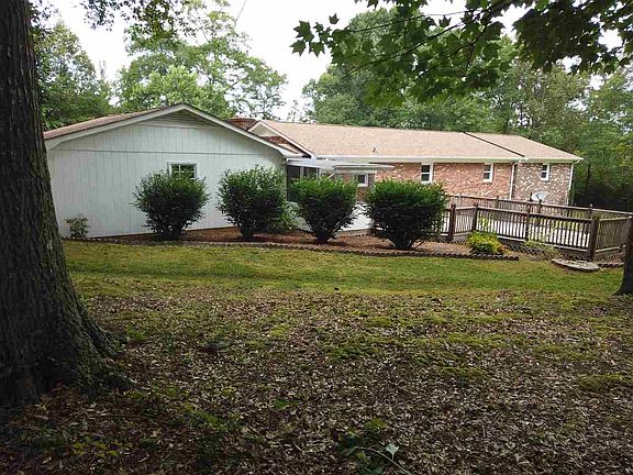 5th image of 255 Woodside Ct