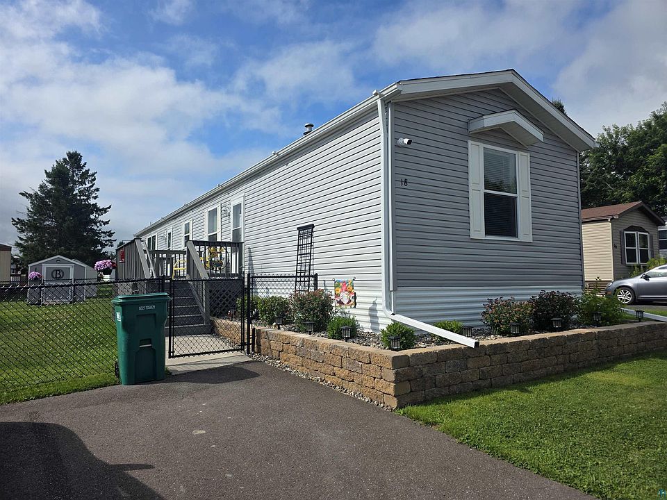1st image of 18 Kalmia Dr