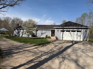 739 N 2225th St, Dennison, IL 62423