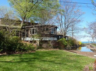 664 Forest Lawn Dr, Webster, NY 14580