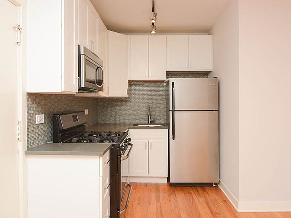 2nd image of 2420 N Kedzie Blvd APT 304