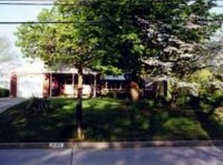 2135 Tanner Bridge Rd, Jefferson City, MO 65101