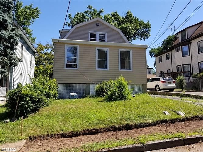 1st image of 465 Willow St