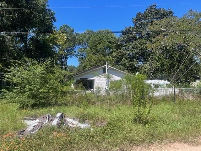 1st image of 1304 S Railroad Ave
