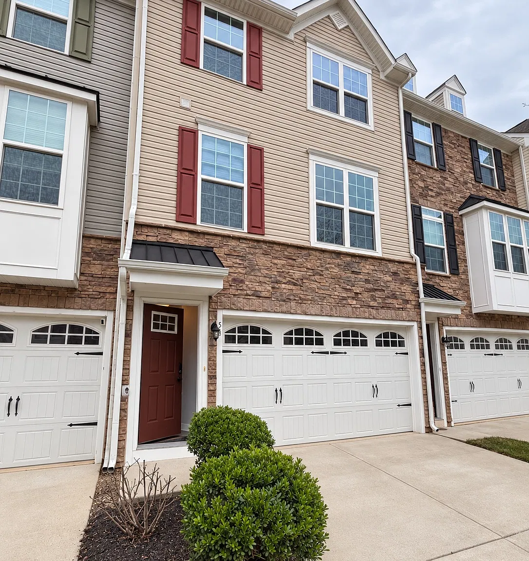 3 bed, 2.5 bath, 2016 sqft, $3,500 — Photo 1