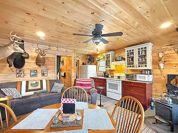 4th image of 378 Reservoir Road