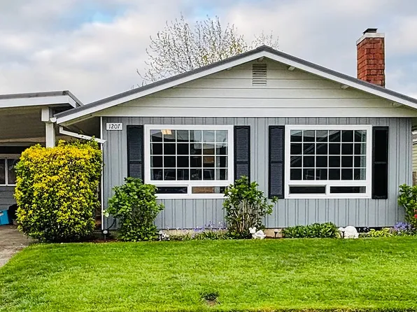 1207 5th St, Tillamook, OR 97141